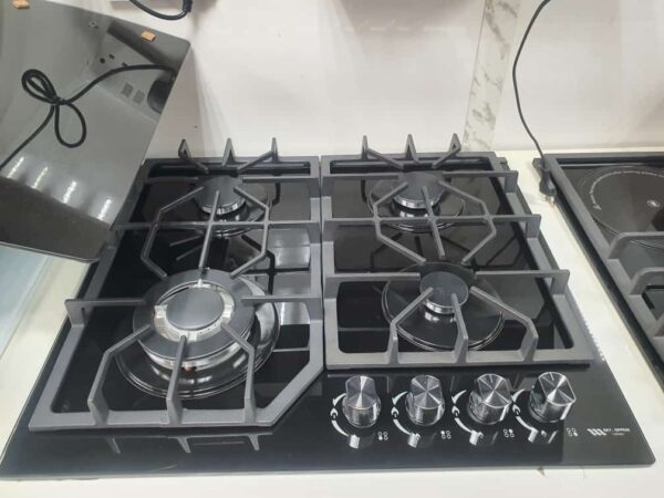 4 burner gas hob with 8mm tempered glass thickness and auto ignition