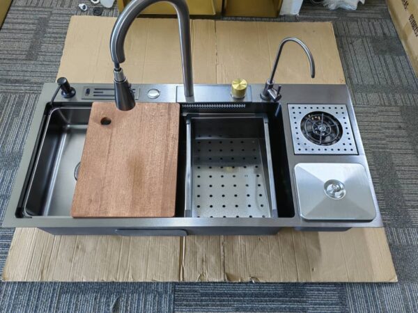 Luxury Sink with Waste Bin and Tray - Complete with Accessories